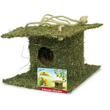 Et lille fuglehus lavet af naturligt materiale, græs og pinde fra JR Farms Fuglehus, fra JR Farm, spiselig.