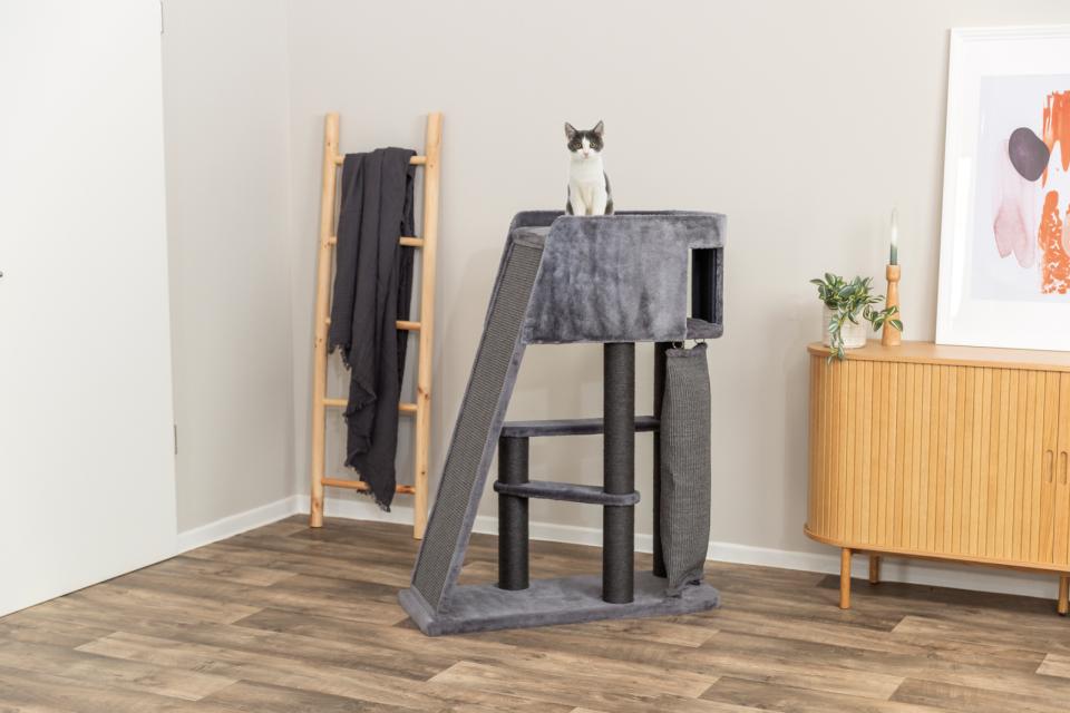 Kradsetårn Active højde 122 cm, med klatrerampe