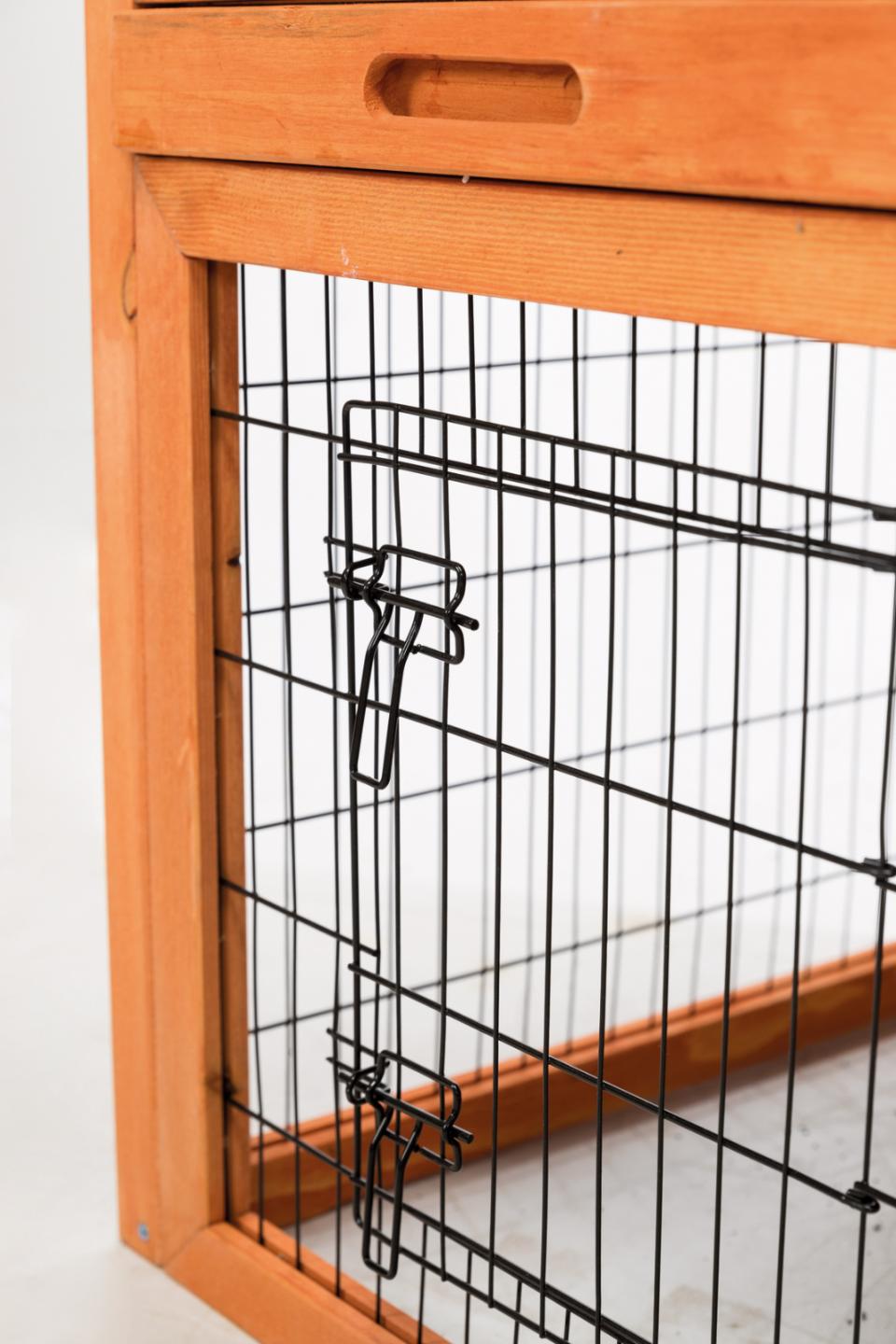 Kaninbur udendørs, rødbrun, med overdækket løbegård. 116 x 63 x 97 cm - Leveret gratis lige til døren