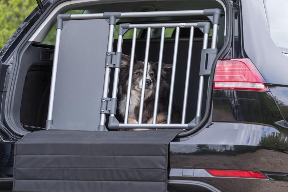 Hunde Transportbur. Sikkert, stabilt, og lydsvagt sølvgrå hundebur
