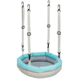 En blå og grå Gnaverseng m. lammeskind til ophæng babygynge med polyesterbetræk og to stropper, lavet af Trixie.