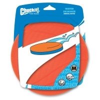 Hundelegetøj - Chuckit Water Skimmer (frisbee, springer hen over vandet) - Hvor kæledyr ville handle - Foderboxen.dk