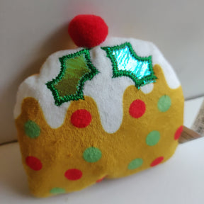 A Kong - Holiday Scrattles Cafe Julekage plyslegetøj med kristtornbær på.