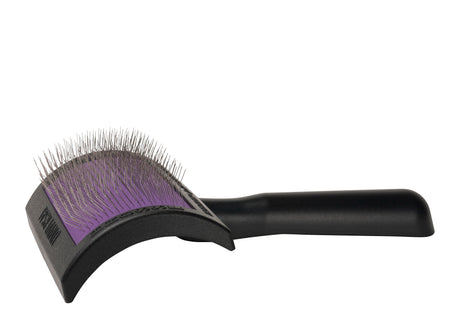 En lilla og sort Frank's Universal børste, der bruges til underuldspleje på langt hår, set på en hvid baggrund.