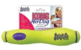 Ting til hunden - Kong AirDog Squeaker - Stav - Hvor kæledyr ville handle - Foderboxen.dk