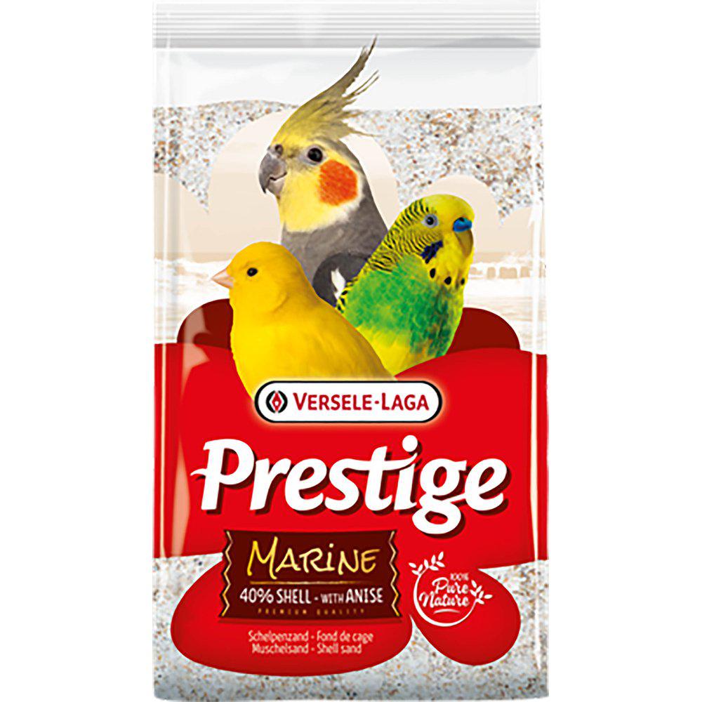 En pose Versele-Laga fuglefoder med to fugle på, indeholdende Fuglesand med anis og Østersskaller for ekstra næring.