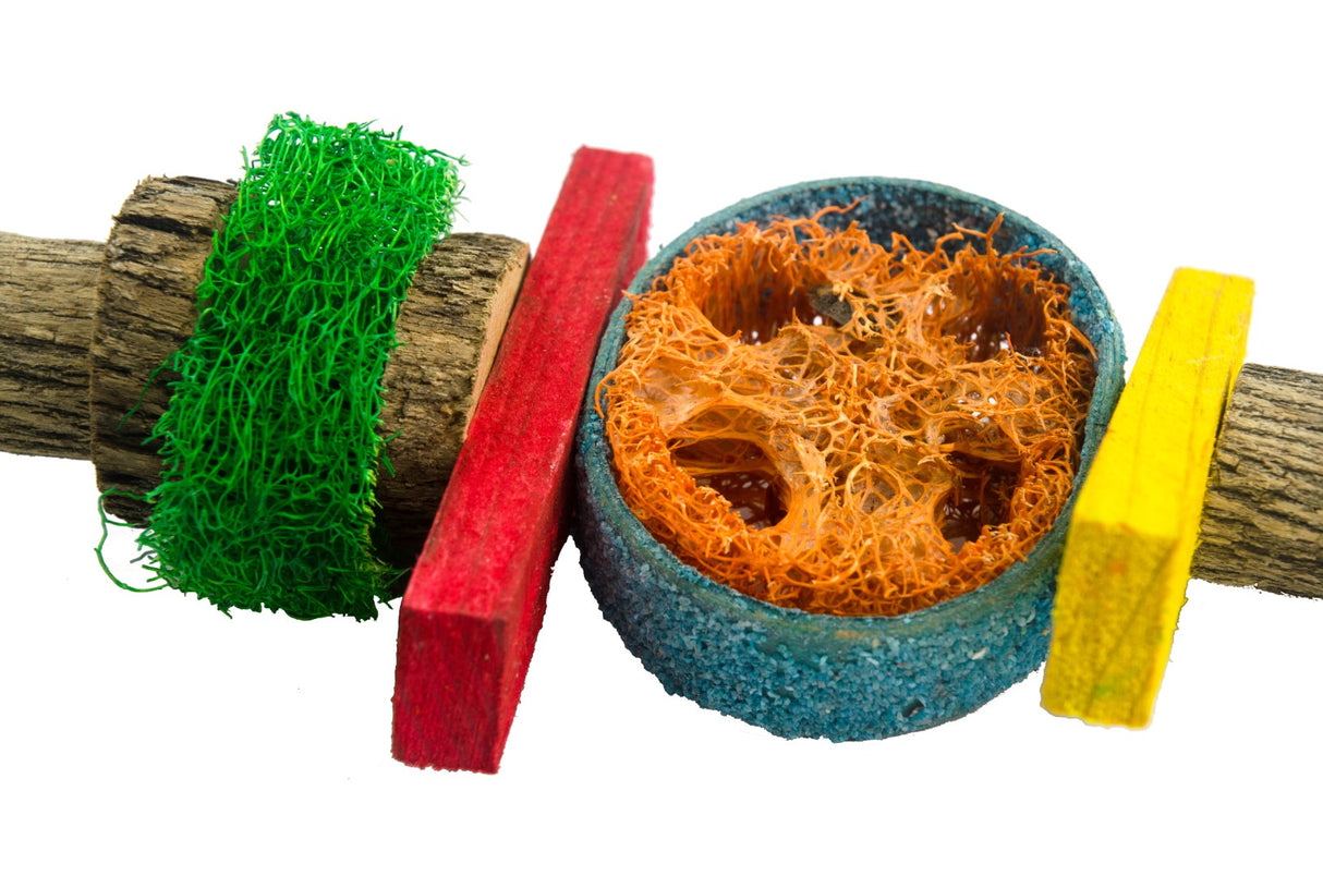 Et sæt Parakit legetøj, farverig og sjov 30 cm træpinde med et stykke spagnummos i midten, perfekt til træklatring-entusiaster.