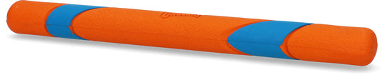 En Chuckit Ultra Fetch Stick (KastePind) 28cm og blå pude med blå stribe lavet af slipstærkt materiale.