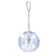 Et Feather World aktivitetslegetøj til hængebolde i klart glas til mellemstore og store fugle med en klokke og masser af plads til snacks.