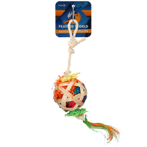 En Feather World farverig bold fyldt med Fugle aktivitet, Fuglelegetøj, sjov mental udfordring materialer, knyttet til et reb.