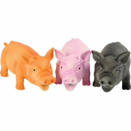 Three Armitage Pivedyr til hunde, Sjov gris, flere størrelser står på række på en hvid baggrund.