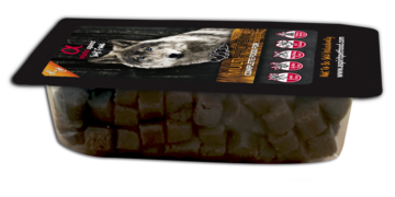 Beskrivelse: En pakke Hundefoder MULTI i portionspakker 200g, kan også bruges som træningsgodbidder! semi bløde Alpha Spirit, kornfri med et billede af en ulv og naturlige ingredienser.
