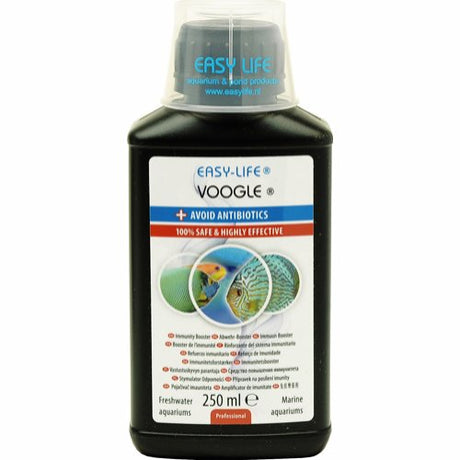 En flaske Easy Life Voogle til akvarier, der styrker immunforsvaret.