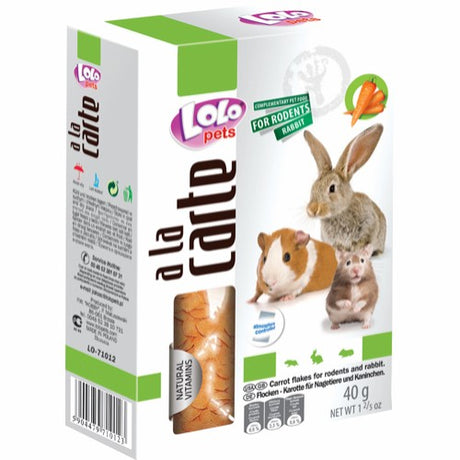 En pakke Gnaversnack, delikat gulerods knas gnaver & kaniner med en kanin fra Lolo Pets.