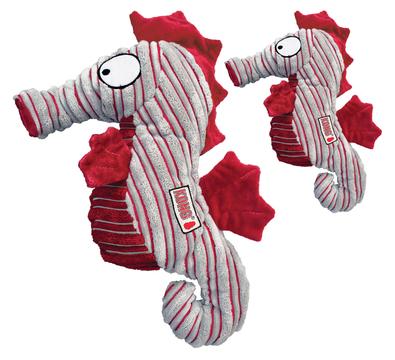 Et par Kong Cuteseas Seahorse udstoppede legetøj på en hvid baggrund.