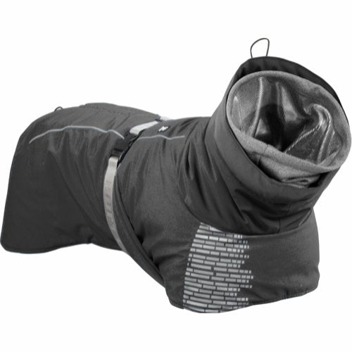 En Vinterdækken til hunde, Hurtta - Extreme Warmer Grå (Granit) hundefrakke i vandtæt materiale, designet til at holde din hund varm selv under de mest vanskelige forhold. Det sorte