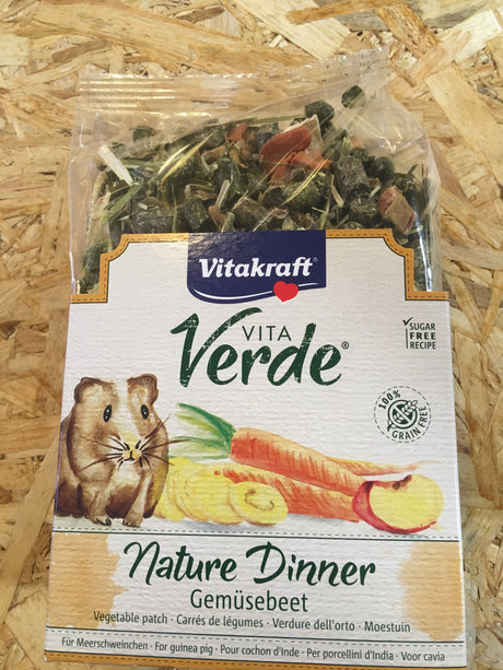 En pose Vita verde med naturmiddag til marsvin fra osmedkaeledyr.dk.