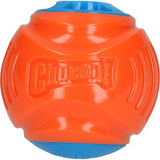 En orange og blå Chuckit Lacator Sound-bold med ordet Chuckit! på det.