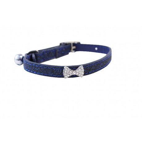 Beskrivelse: Et KW blåt kattehalsbånd med en sløjfe og glas diamanter.