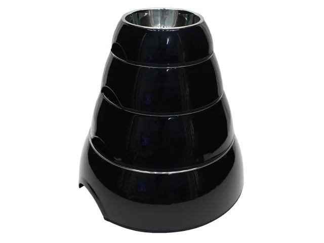 En sort Royal hundeskål i mange farver, rund med udtagelig stålskål med tre etager på hvid baggrund fra mærket Qpet.