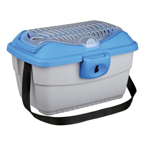 En blå og hvid Trixie Transportboks til kaniner og marsvin med håndtag for nem transport.